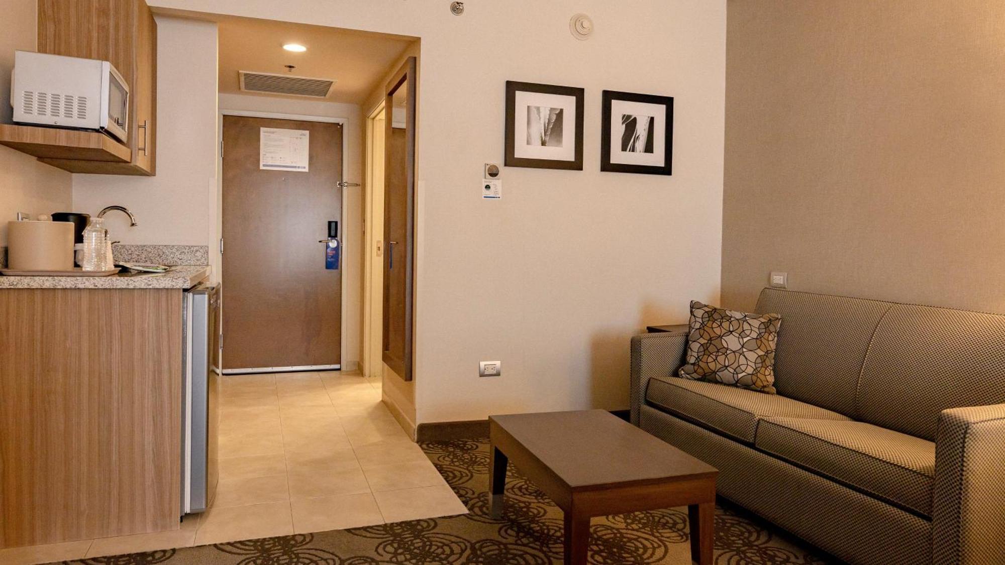 Holiday Inn Express & Suites Chihuahua Juventud By Ihg Εξωτερικό φωτογραφία