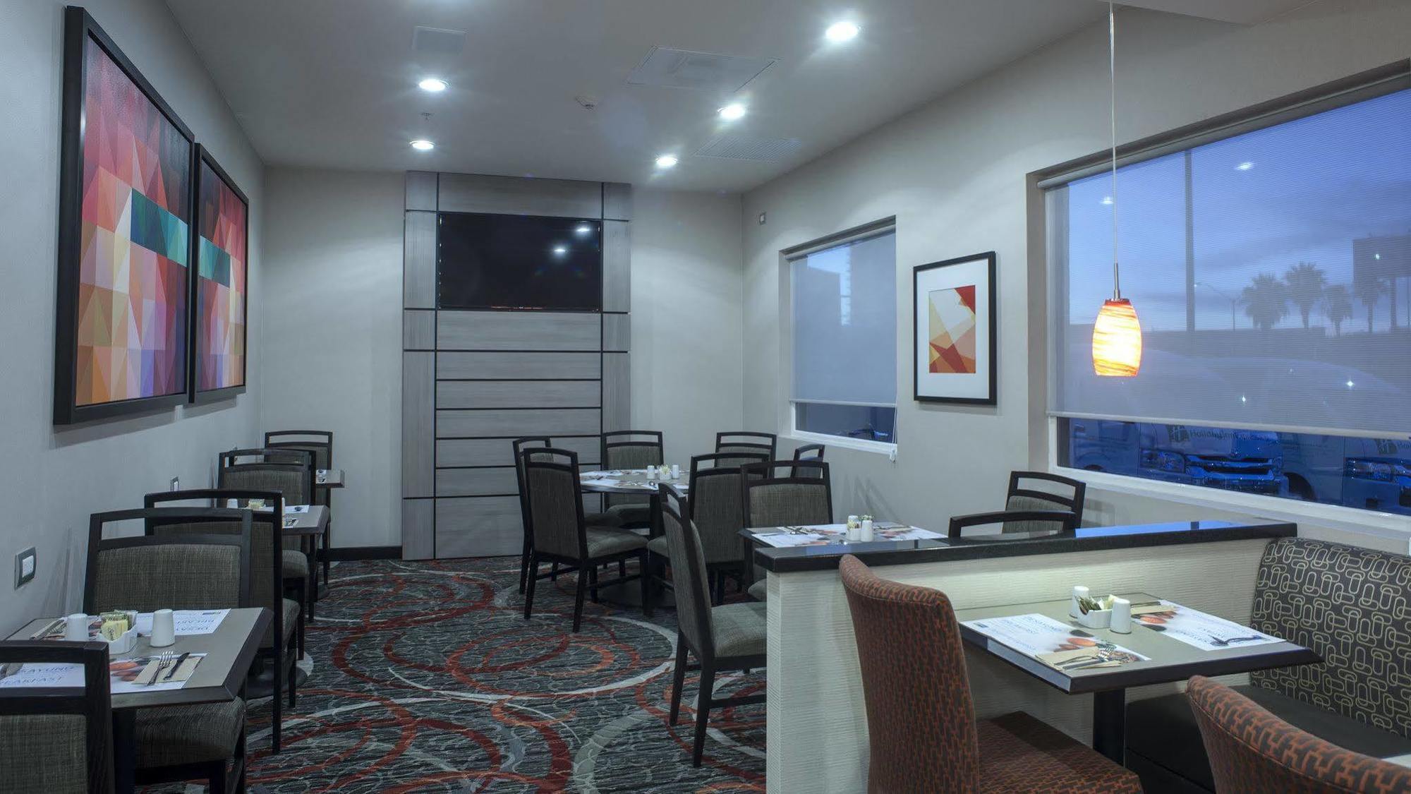 Holiday Inn Express & Suites Chihuahua Juventud By Ihg Εξωτερικό φωτογραφία